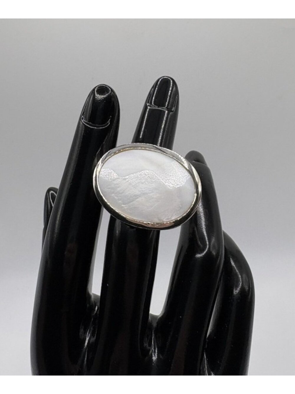 New Mark Avon Ring Shell It Out Silver Tone White Stone Large Statement Size 6-7